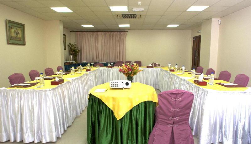 Safeer Plaza Hotel Muscat Ngoại thất bức ảnh